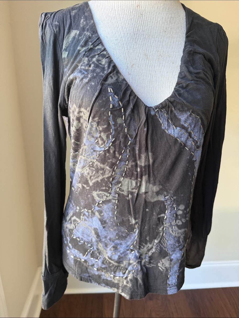 Anama Black and Slate Blue V-Neck Long Sleeve Printed Top